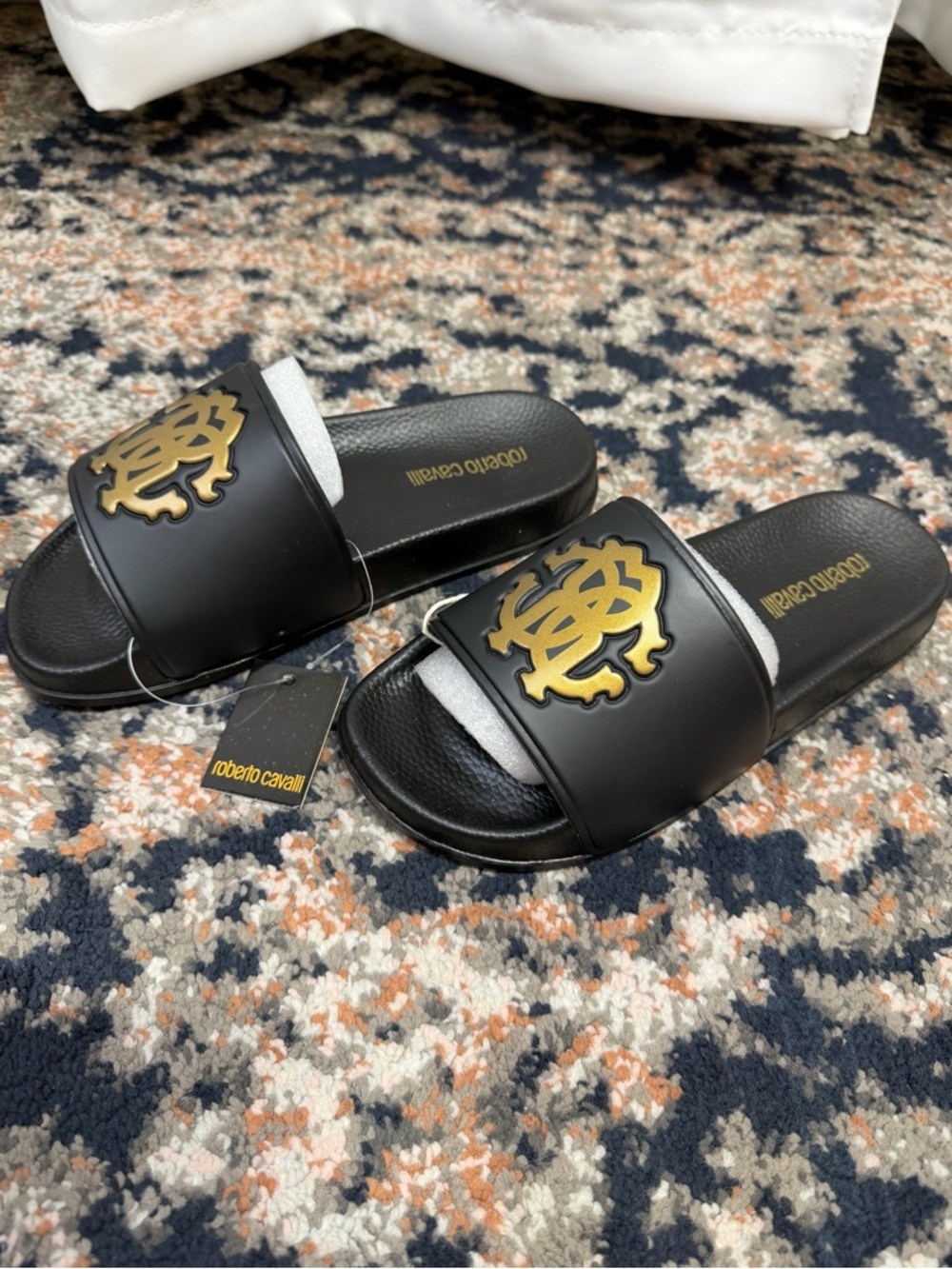 NWT Roberto Cavalli ‘Printed Embossed Rubber Slides’ in Black Size 4 - Picture 2 of 12